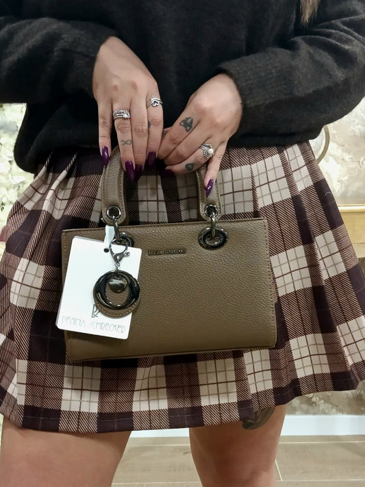 MALA REGINA SCHRECKER